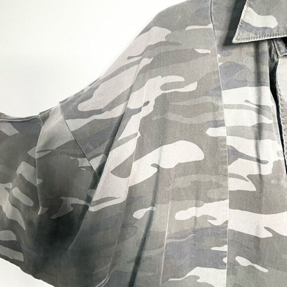 Express Camo scrunch sleeves side button tunic top - Women’s M - Picture 3 of 7